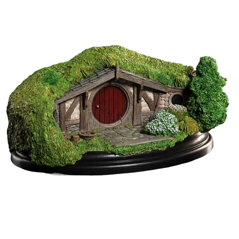 The Hobbit BagShot Row Hobbit Hole diorama