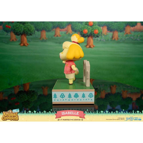 Animal Crossing: New Horizons Isabelle Pvc Statue