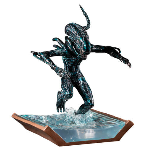 Alien Water Attack Statue